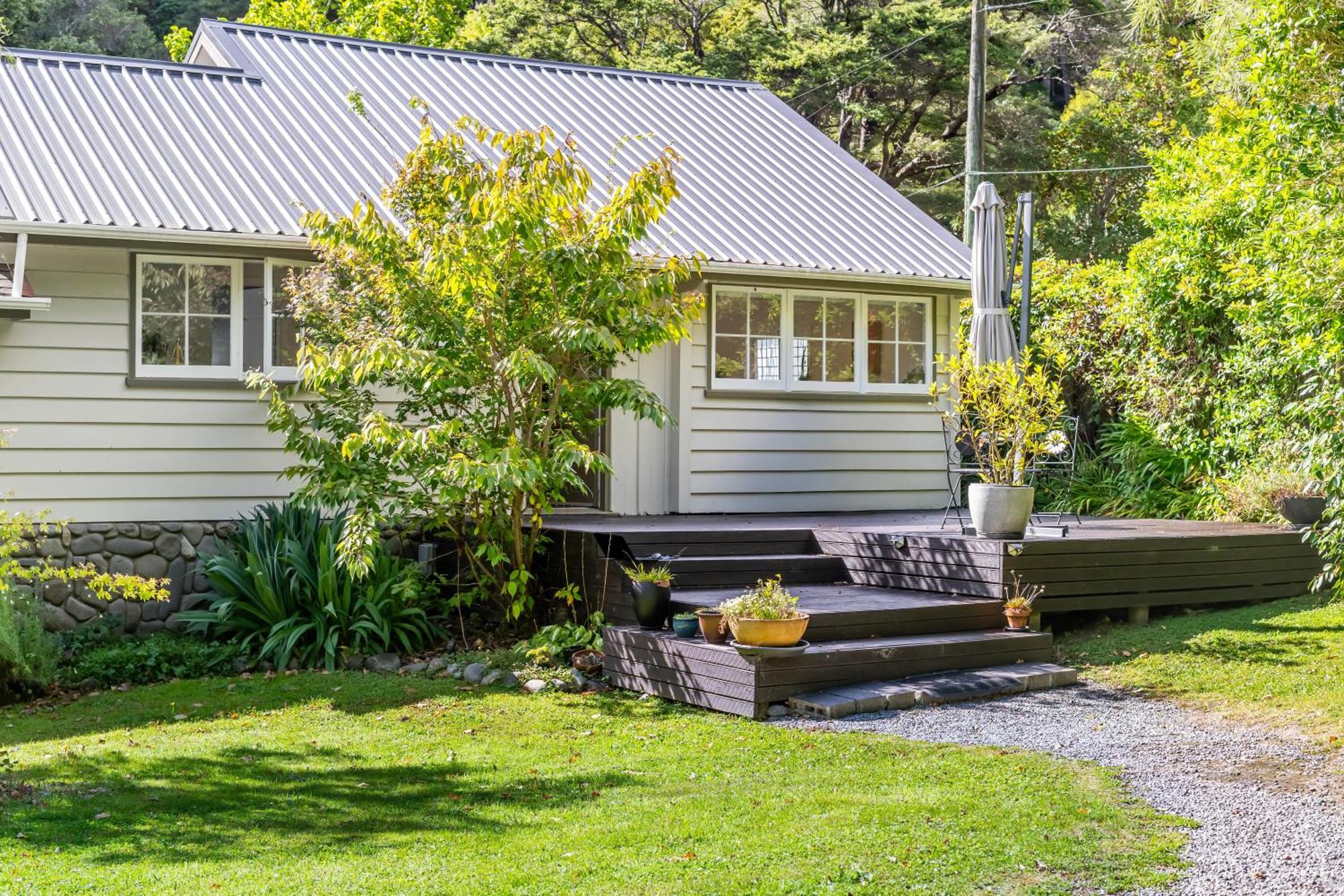Pinehaven Cottage Upper Hutt Exterior photo