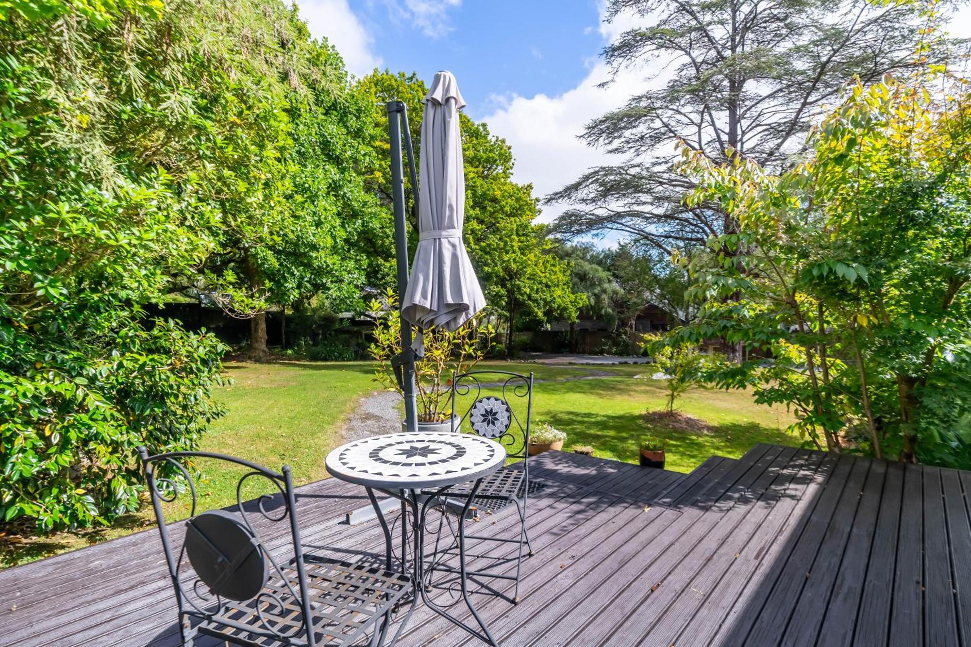 Pinehaven Cottage Upper Hutt Exterior photo