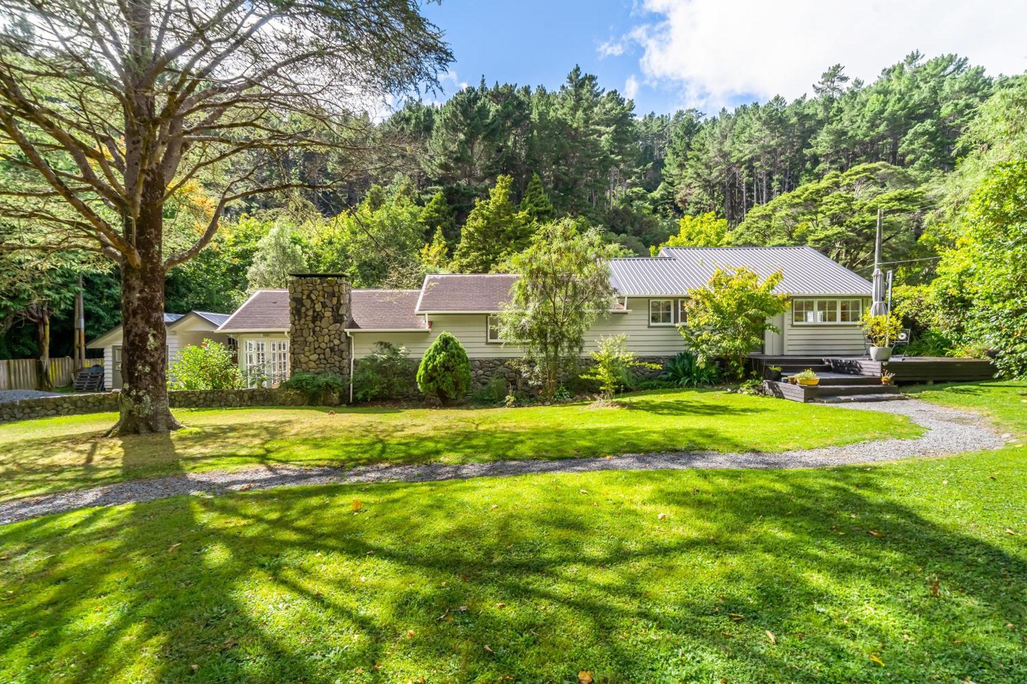 Pinehaven Cottage Upper Hutt Exterior photo