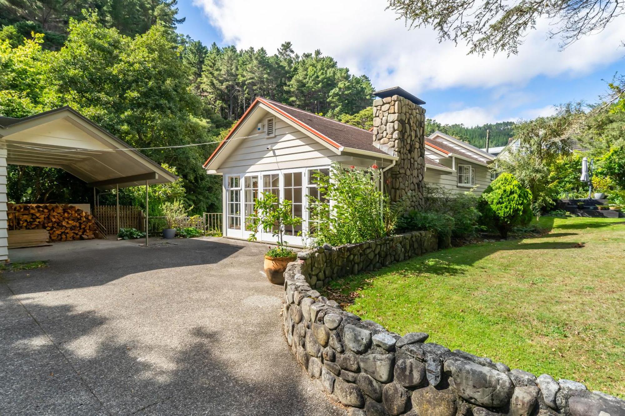 Pinehaven Cottage Upper Hutt Exterior photo